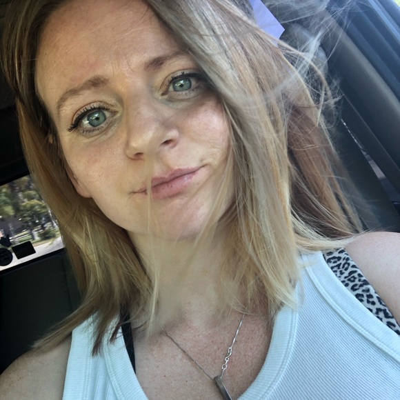 Meet your Posh ambassador , Amy - Picture 5 of 8